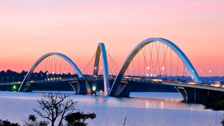 Мост Жуселину Кубичека Бразилиа