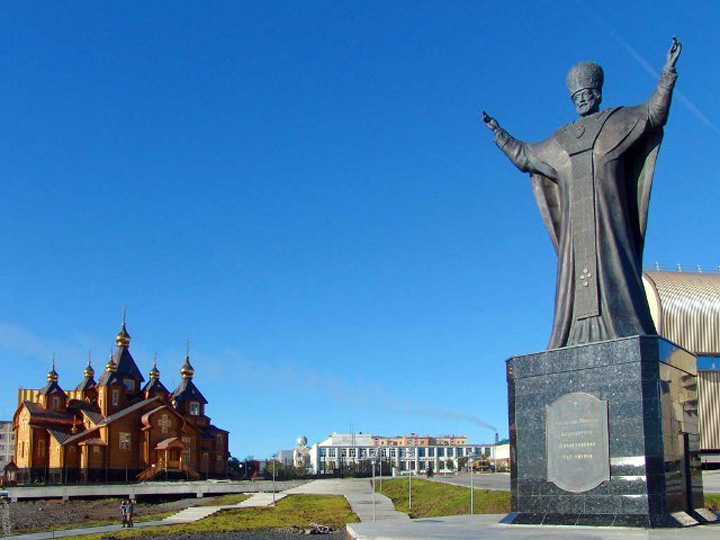 Памятник Николаю Чудотворцу